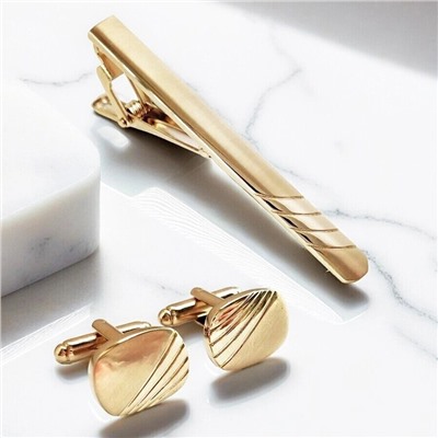 Набор запонок и зажима для галстука в футляре