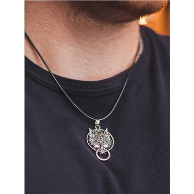 Кулон мужской «Волк» защитник, цвет чернёное серебро на чёрном шнурке, 40 см