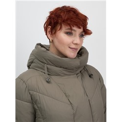 Пальто зимнее утепленное с капюшоном женское светло-коричневого цвета 7628SK