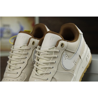 Nike Air Force 1 Luxe из натуральной прочной кожи