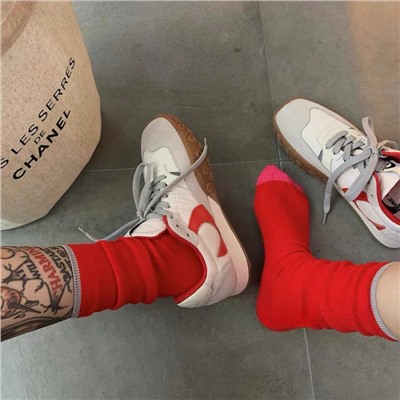 Autumn and winter light luxury retro double -needle contrasting pile socks, coloring wild trendy socks, modern men and women color socks, socks in the mouth