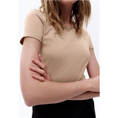 Женская футболка прилегающего силуэта, цвет телесный