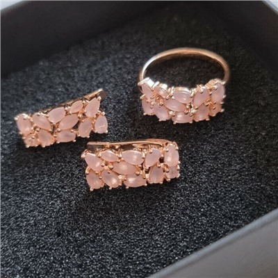 Комплект серьги и кольцо позолота, матово-розовые камни, р-р 20, 542809 арт.847.718