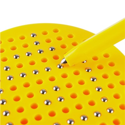 Планшет обучающий «Магнитное рисование: Лео и Тиг», 120 отверстий, цвет жёлтый