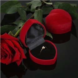 Футляр бархатный под кольцо "Сердце" 6x6,5x4, цвет бордовый, вставка черная