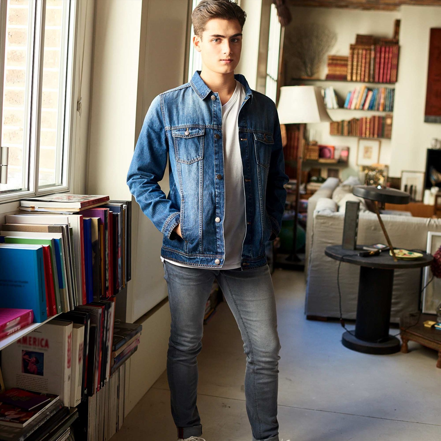 фото подростки джинсах