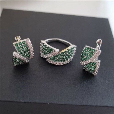 Шикарный комплект ювелирной бижутерии с посеребрением, серьги с зелеными камнями, кольцо безразмерное, 43287, арт.947.119
