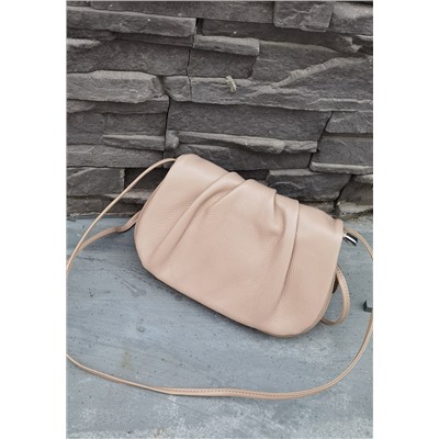 Женская сумка-седло из натуральной кожи, цвет пудра