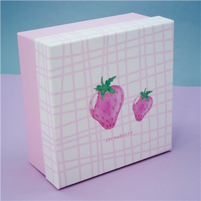 Набор подарочных коробок 3 в 1 «Two strawberry», 14*14*6.5-16*16*7.5-18*18*8.5