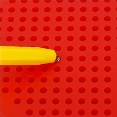 Магнитный планшет «Яблоко», маленькое, 142 отверстия, цвет красный